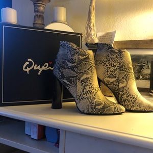 Snakeskin Boots with Heel - Qupid